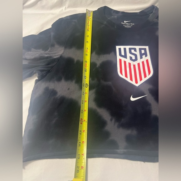 ✨Nike Large crop top cut rolled hem tie-dye short sleeve USA logo graphic print - Picture 4 of 6